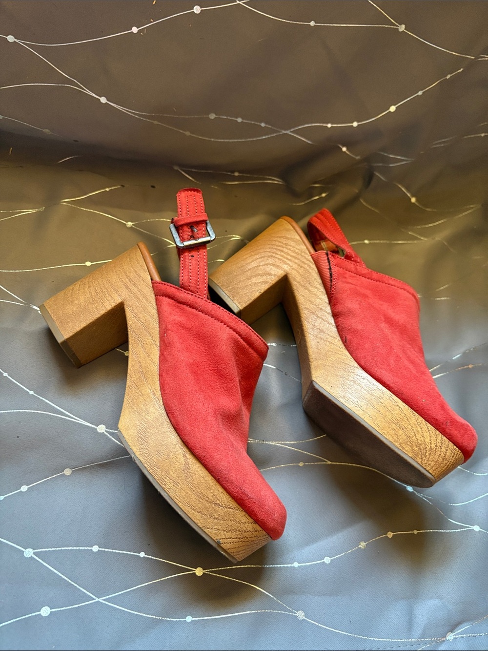 Universal Thread Red Suede Slingback Clogs - Picture 4 of 5